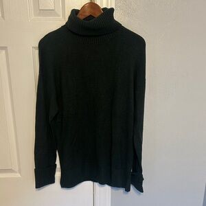 Old Navy Women's Green Turtleneck Sweater